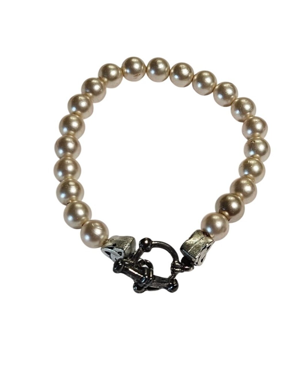 Vtg Plastic Faux Pearl Beaded Bracelet Silvertone Celtic Knots Toggle 6.75 inch